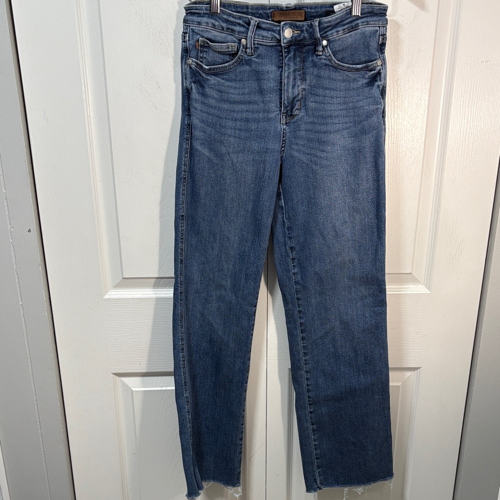 Judy Blue Straight Leg Jeans Medium Wash High Rise Raw Hem Size 8 - Picture 3 of 9